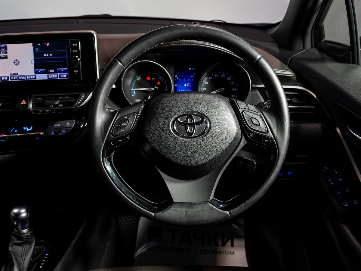 Toyota C-HR 2017 - фото автомобиля