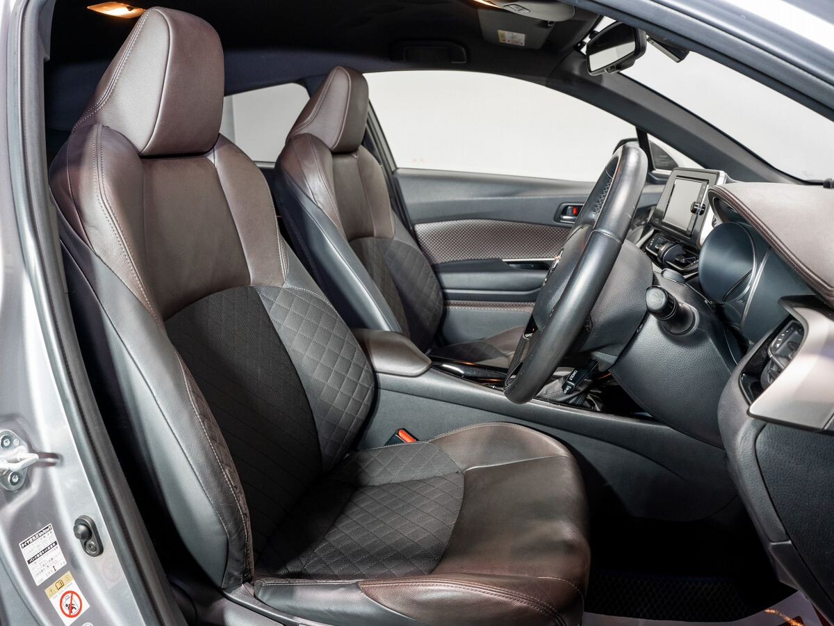 Toyota C-HR 2017 - фото автомобиля