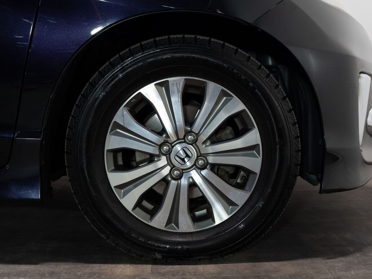 Honda Freed 2012 - фото автомобиля