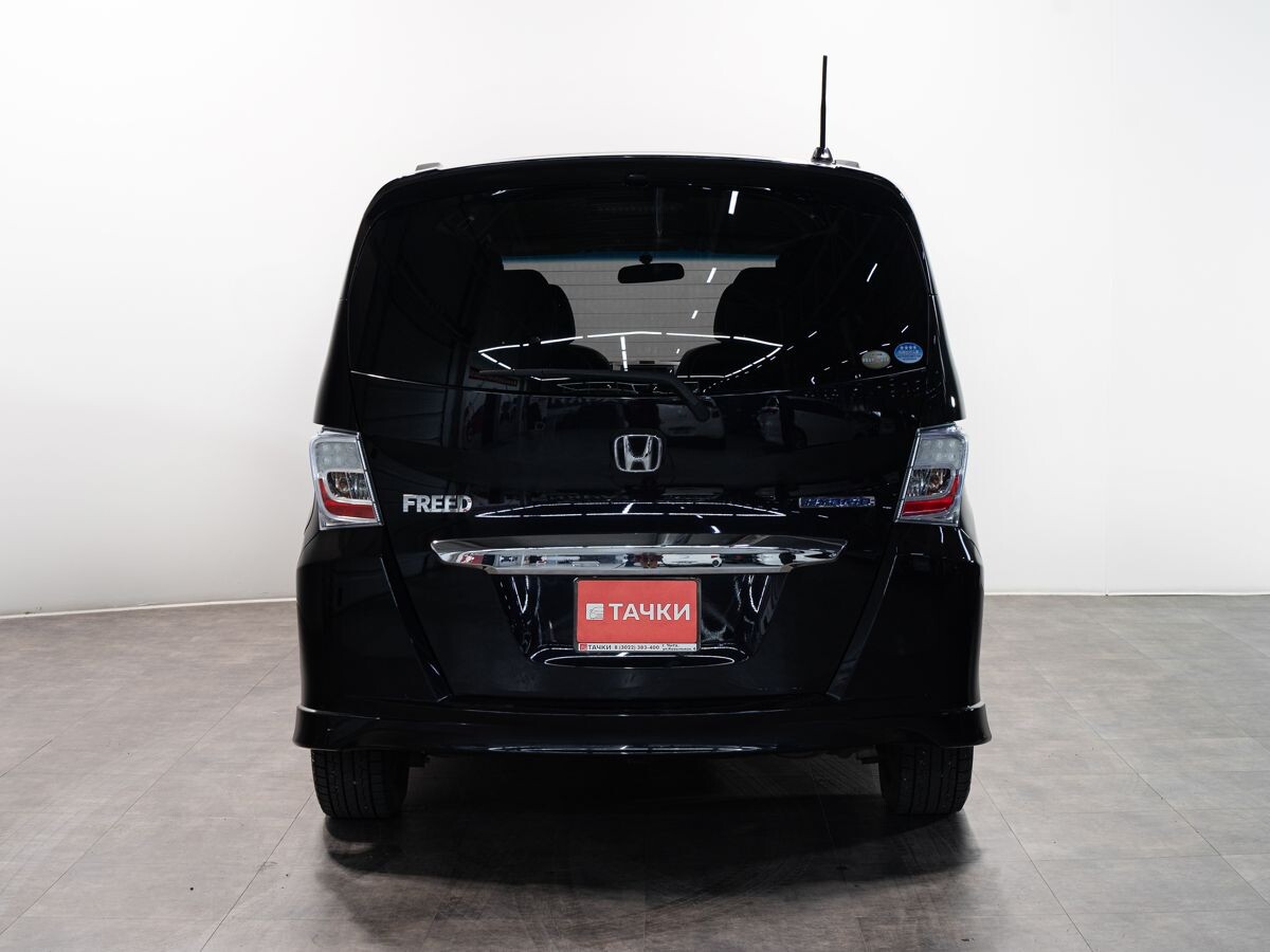 Honda Freed 2012 - фото автомобиля