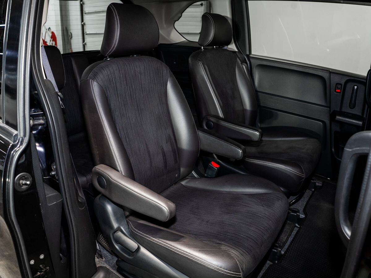 Honda Freed 2012 - фото автомобиля