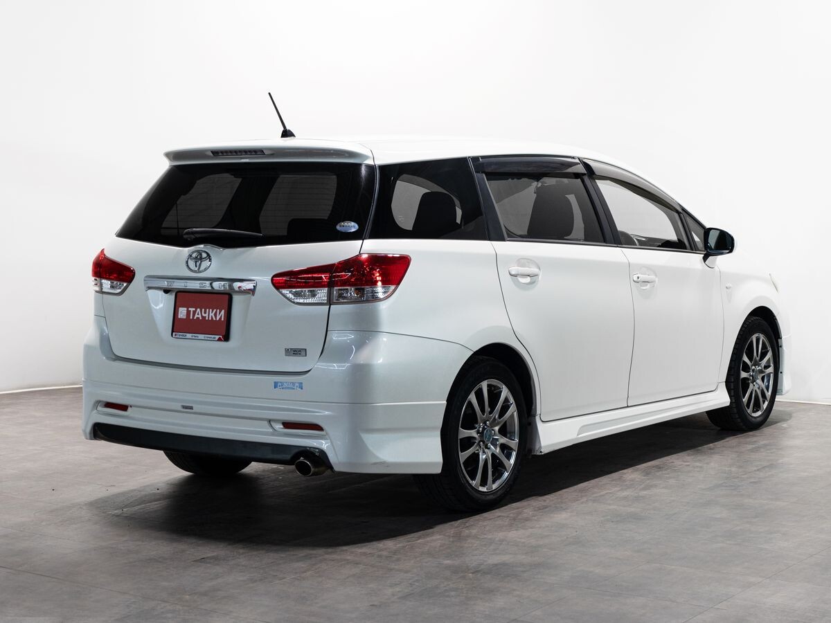 Toyota Wish 2012 - фото автомобиля