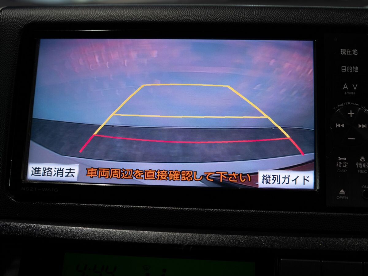 Toyota Wish 2012 - фото автомобиля