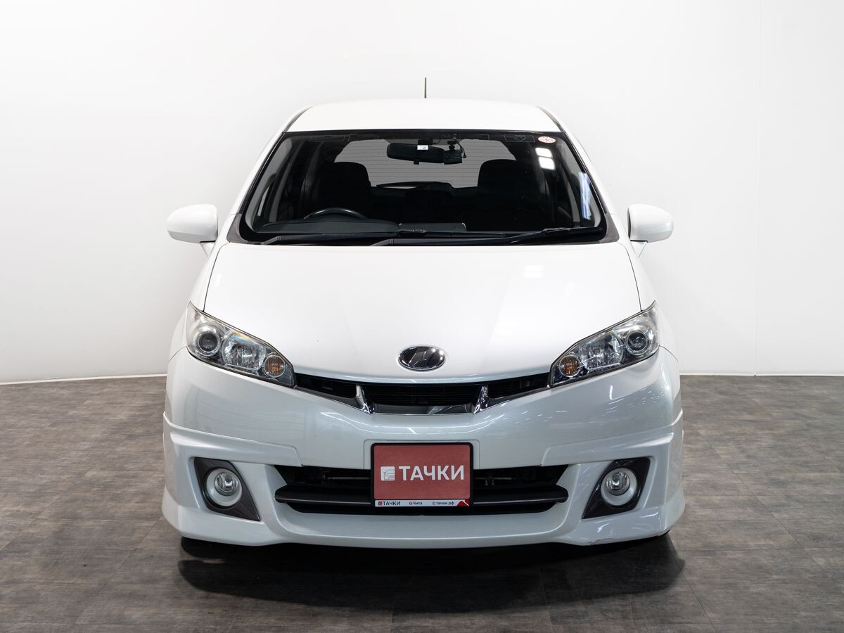 Toyota Wish 2012 - фото автомобиля