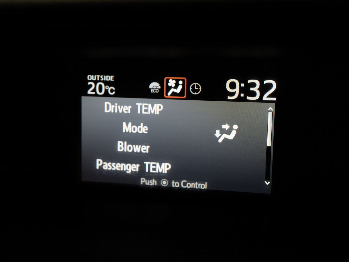 Toyota Esquire 2017 - фото автомобиля