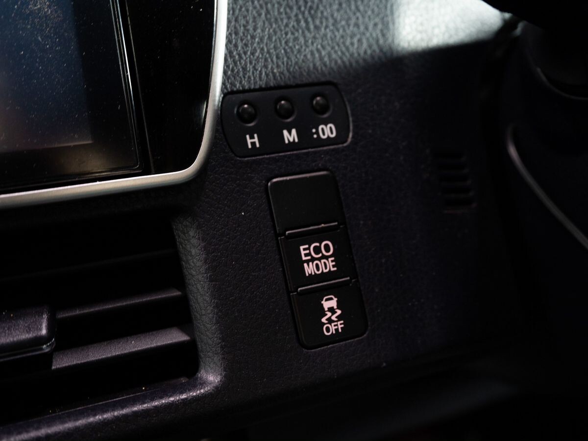 Toyota Esquire 2017 - фото автомобиля