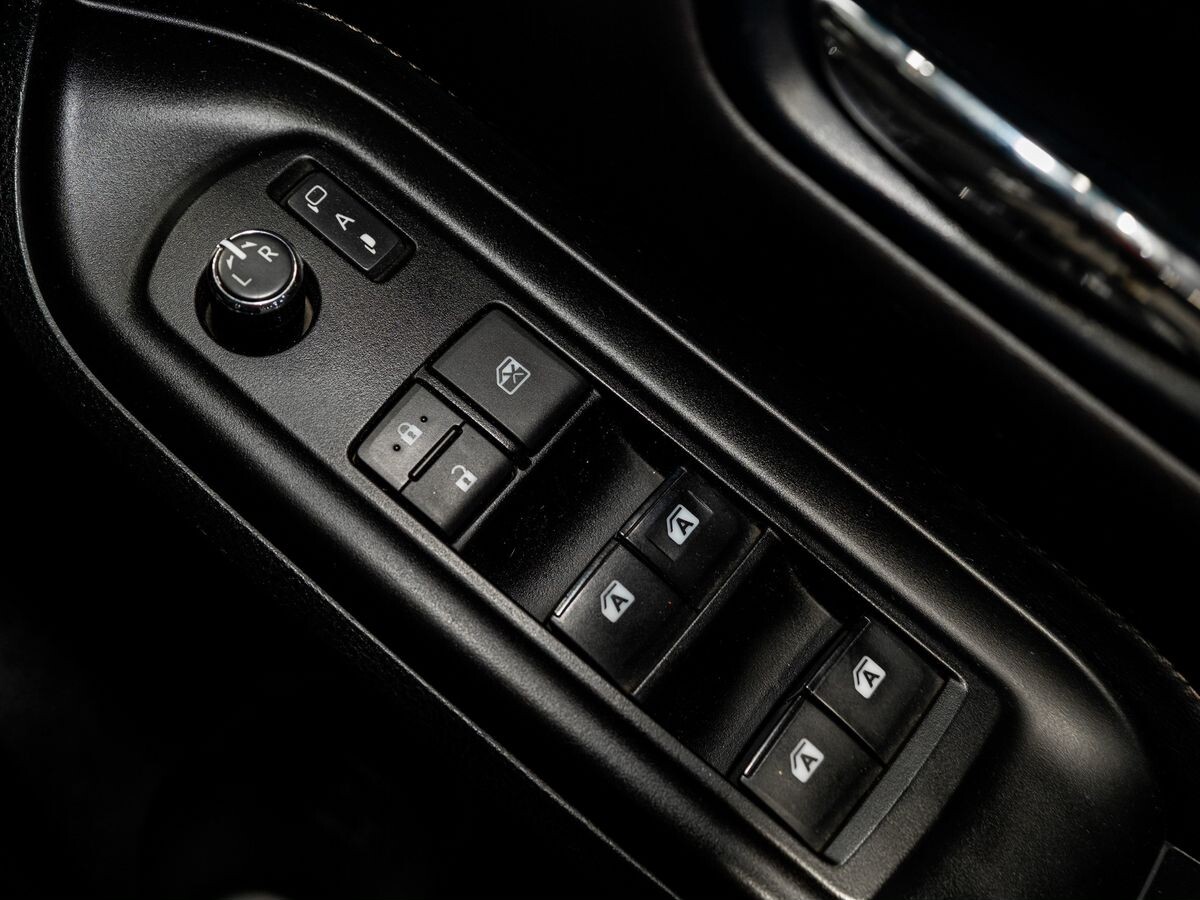 Toyota Esquire 2017 - фото автомобиля