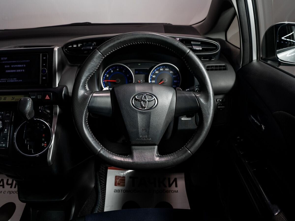 Toyota Wish 2012 - фото автомобиля