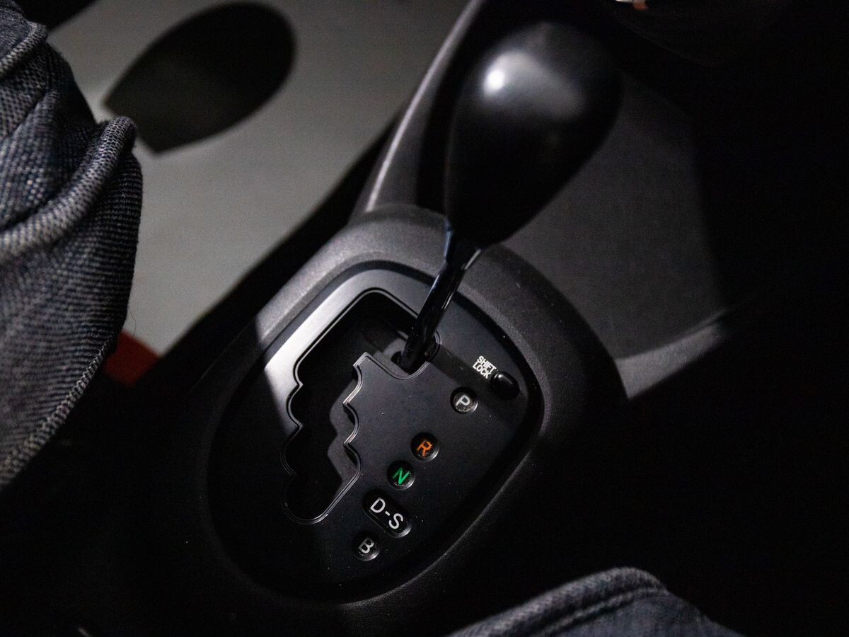 Toyota Vitz 2010 - фото автомобиля