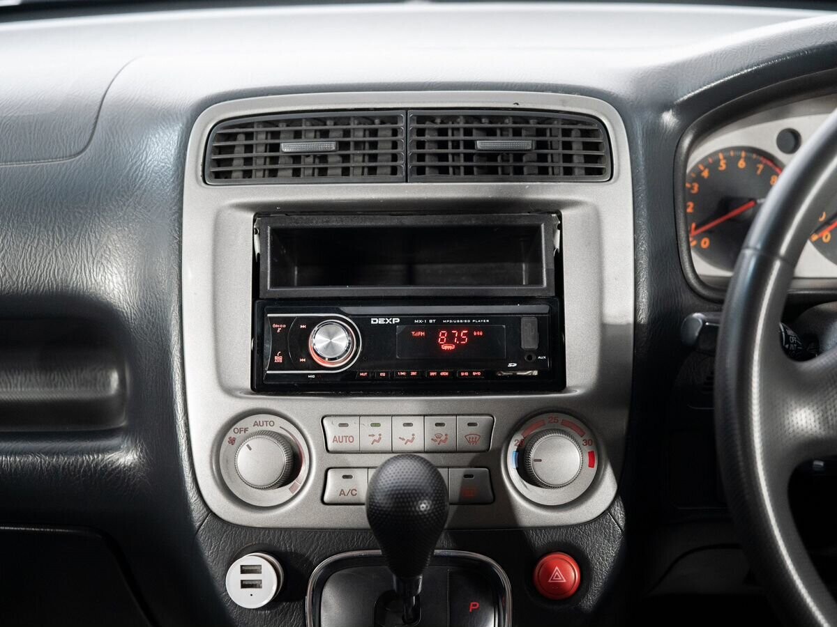 Honda Stream 2002 - фото автомобиля