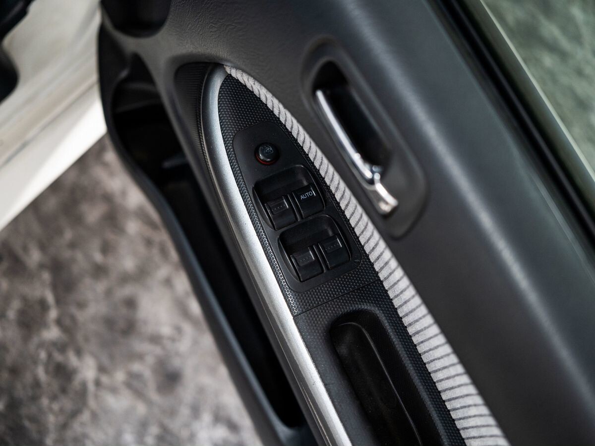 Honda Stream 2002 - фото автомобиля