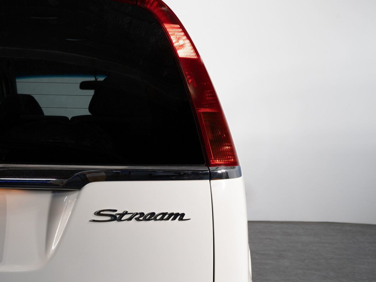 Honda Stream 2002 - фото автомобиля