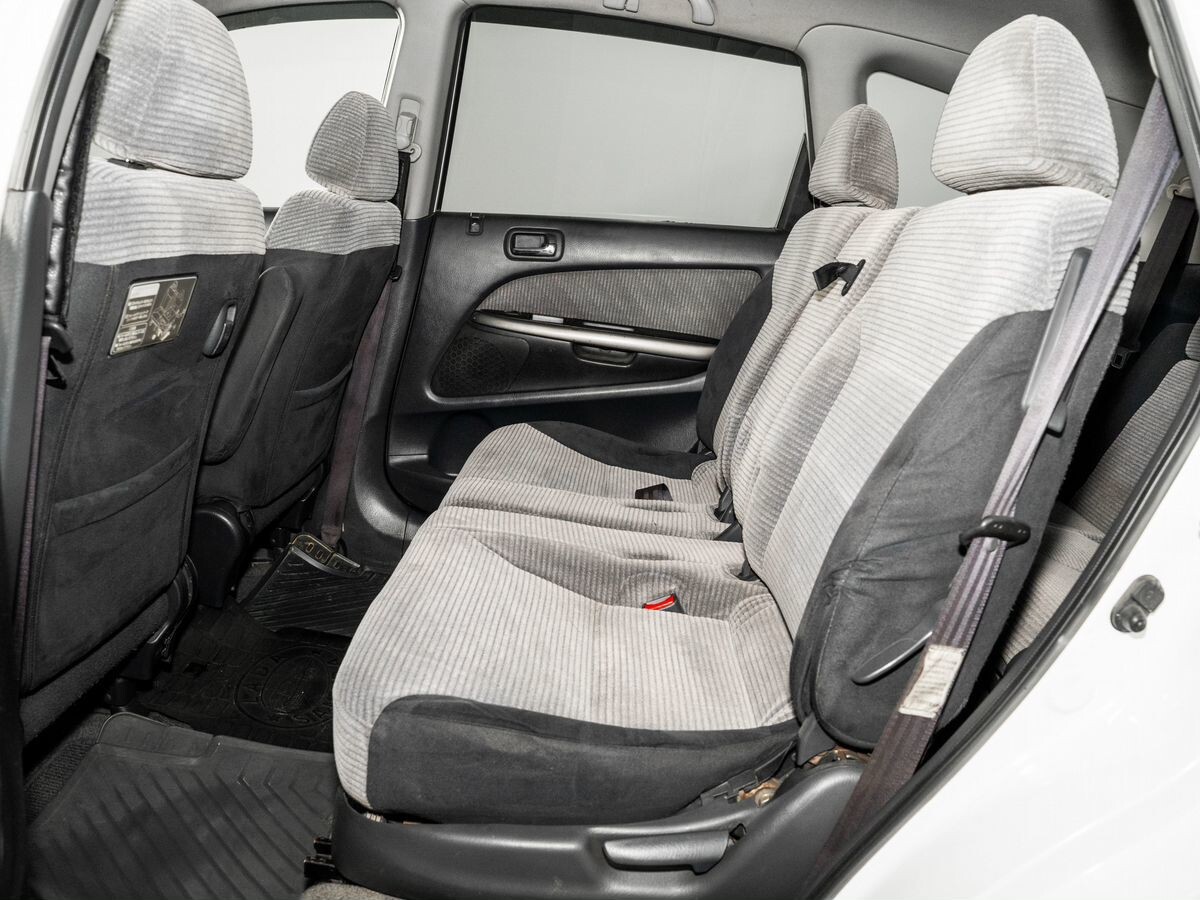 Honda Stream 2002 - фото автомобиля