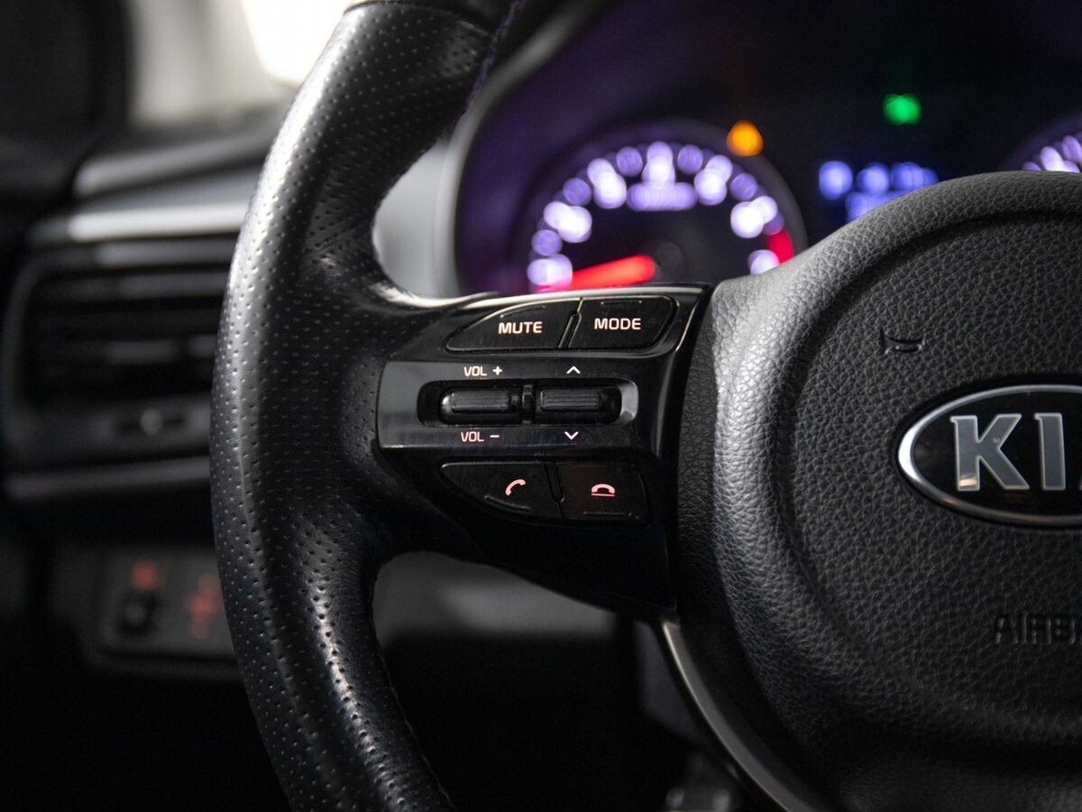 Kia Stonic 2019 - фото автомобиля