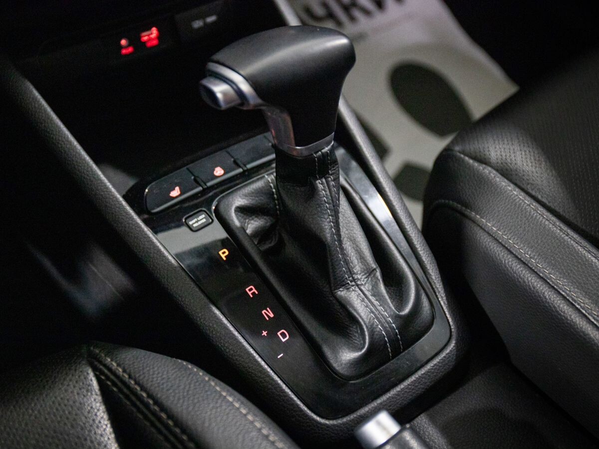 Kia Stonic 2019 - фото автомобиля