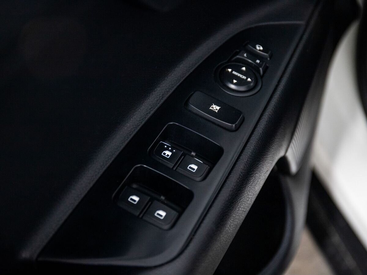 Kia Stonic 2019 - фото автомобиля