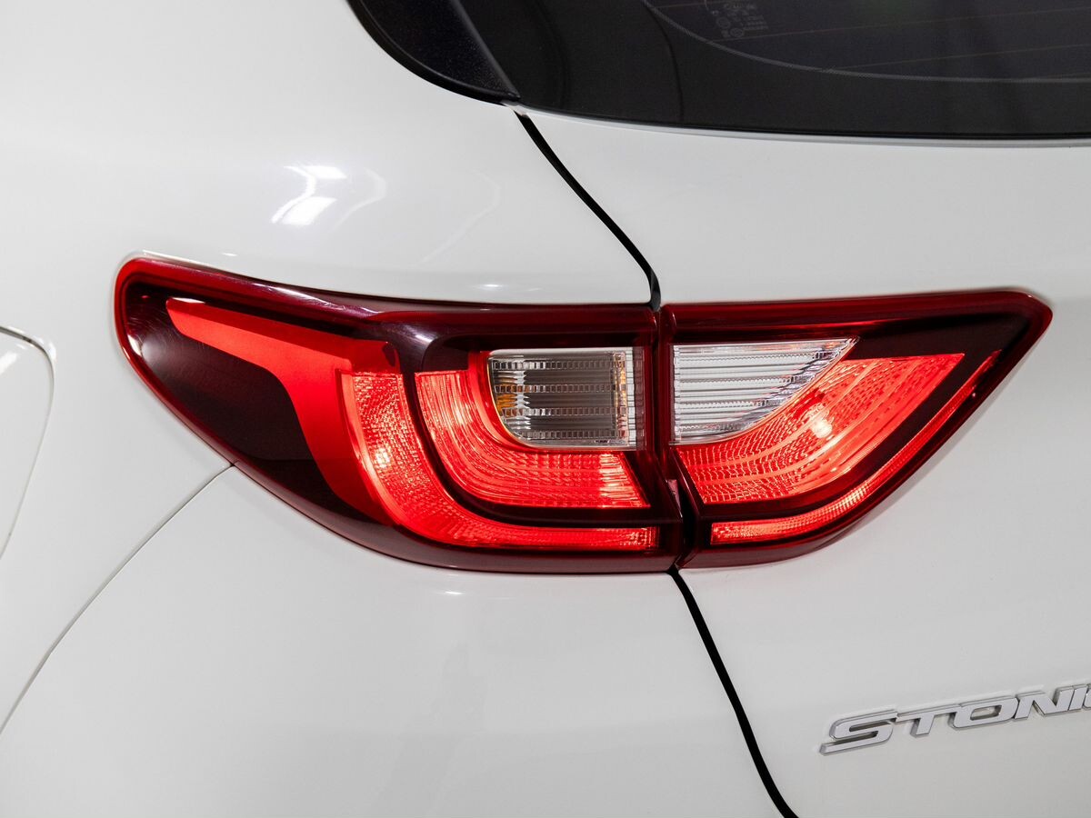 Kia Stonic 2019 - фото автомобиля