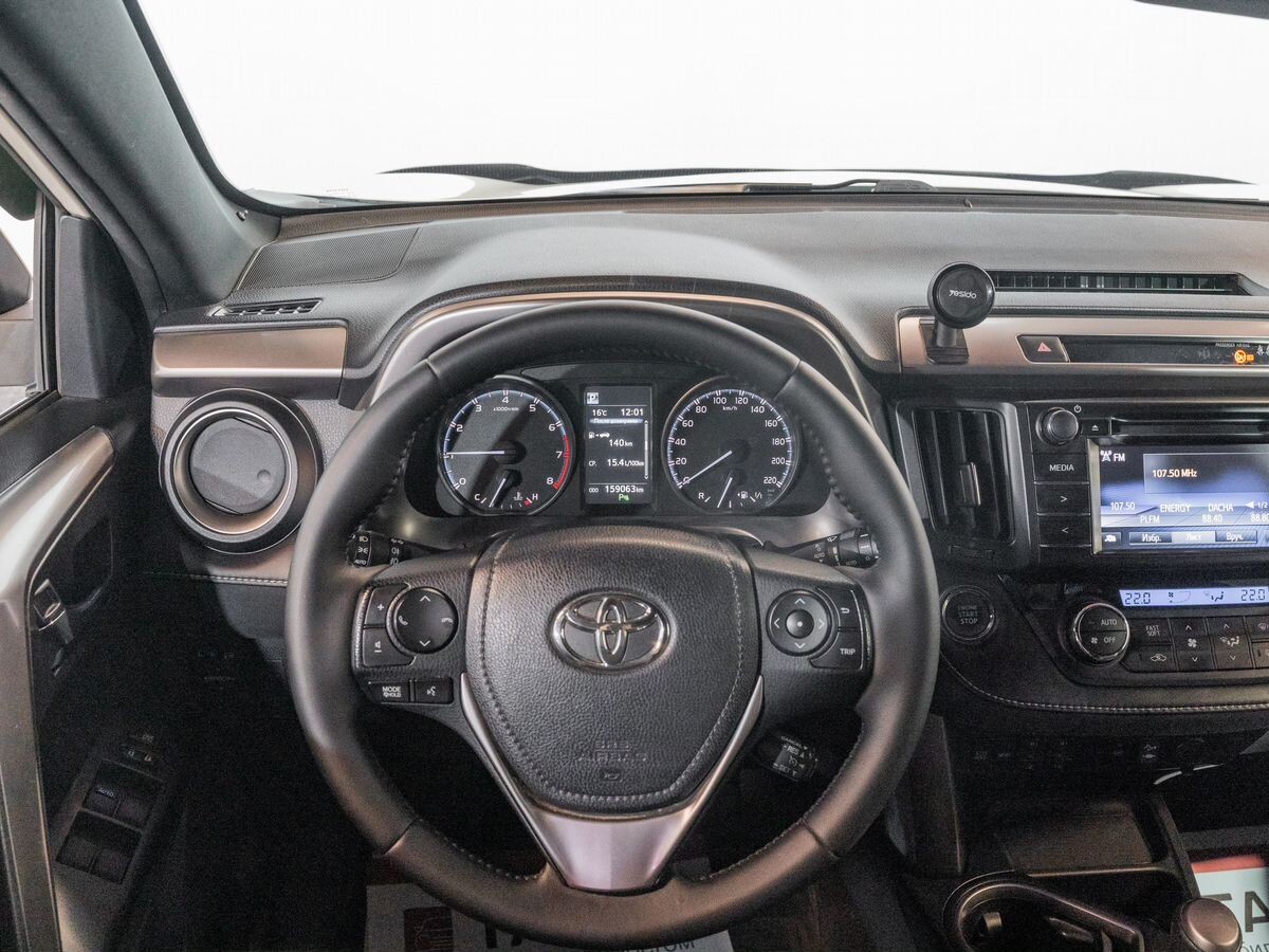 Toyota RAV4 2016 - фото автомобиля