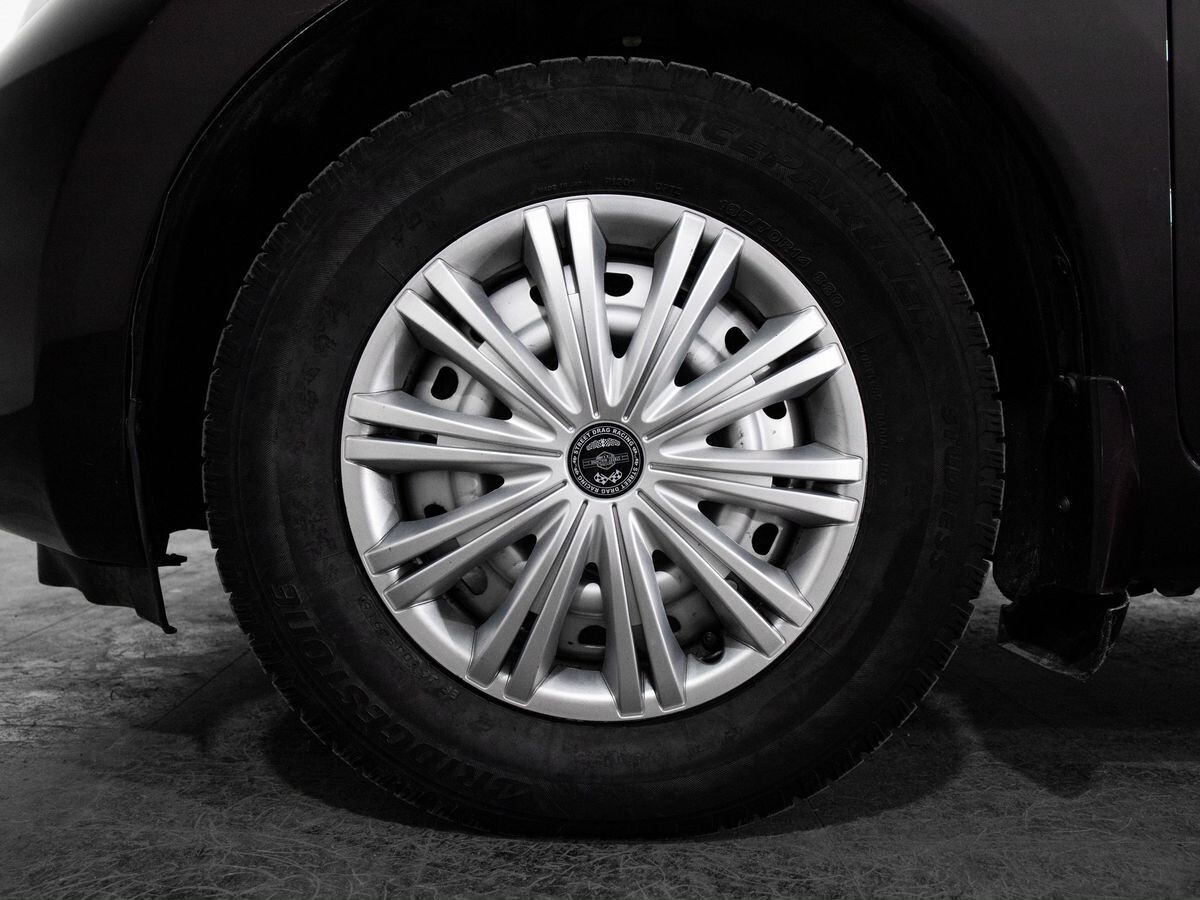 Nissan Note 2013 - фото автомобиля