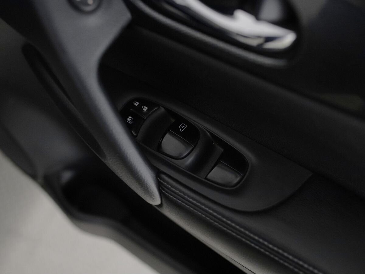 Nissan X-Trail 2016 - фото автомобиля