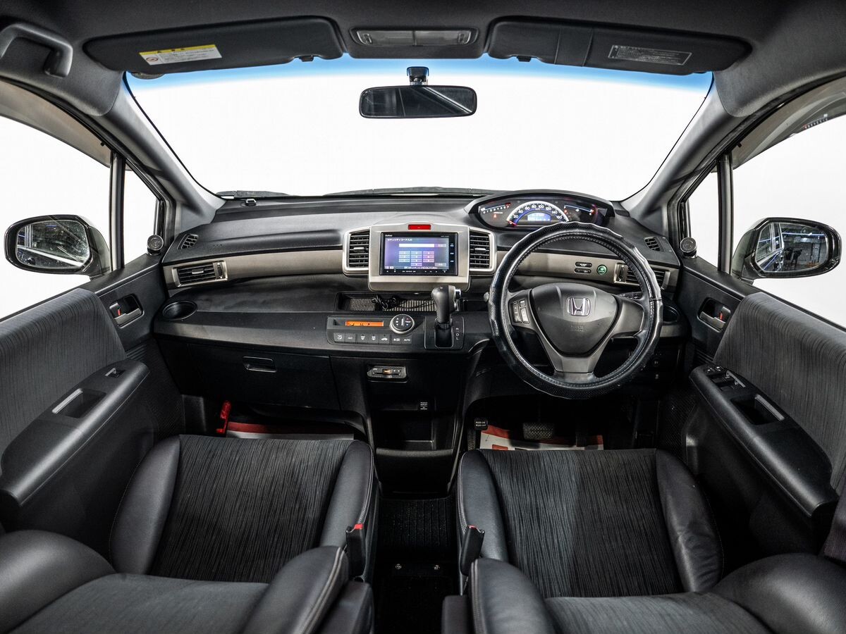 Honda Freed 2014 - фото автомобиля