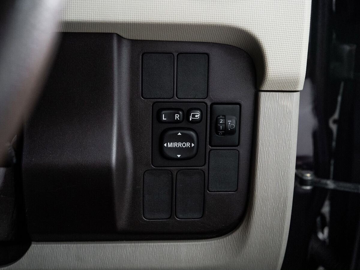 Toyota Passo 2010 - фото автомобиля