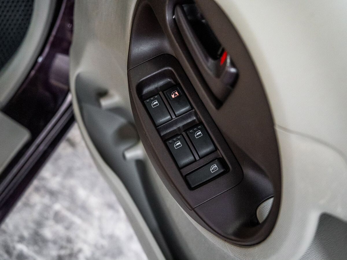 Toyota Passo 2010 - фото автомобиля