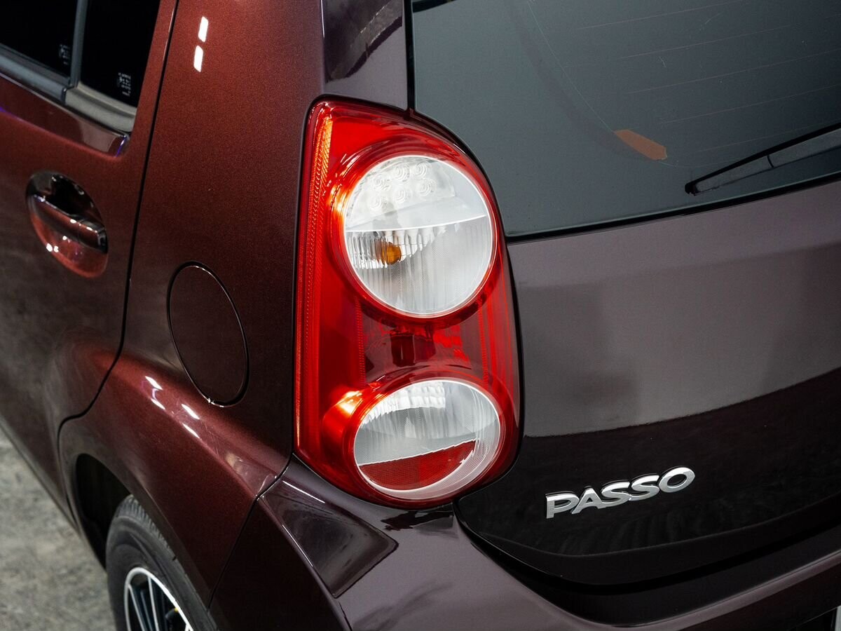 Toyota Passo 2010 - фото автомобиля