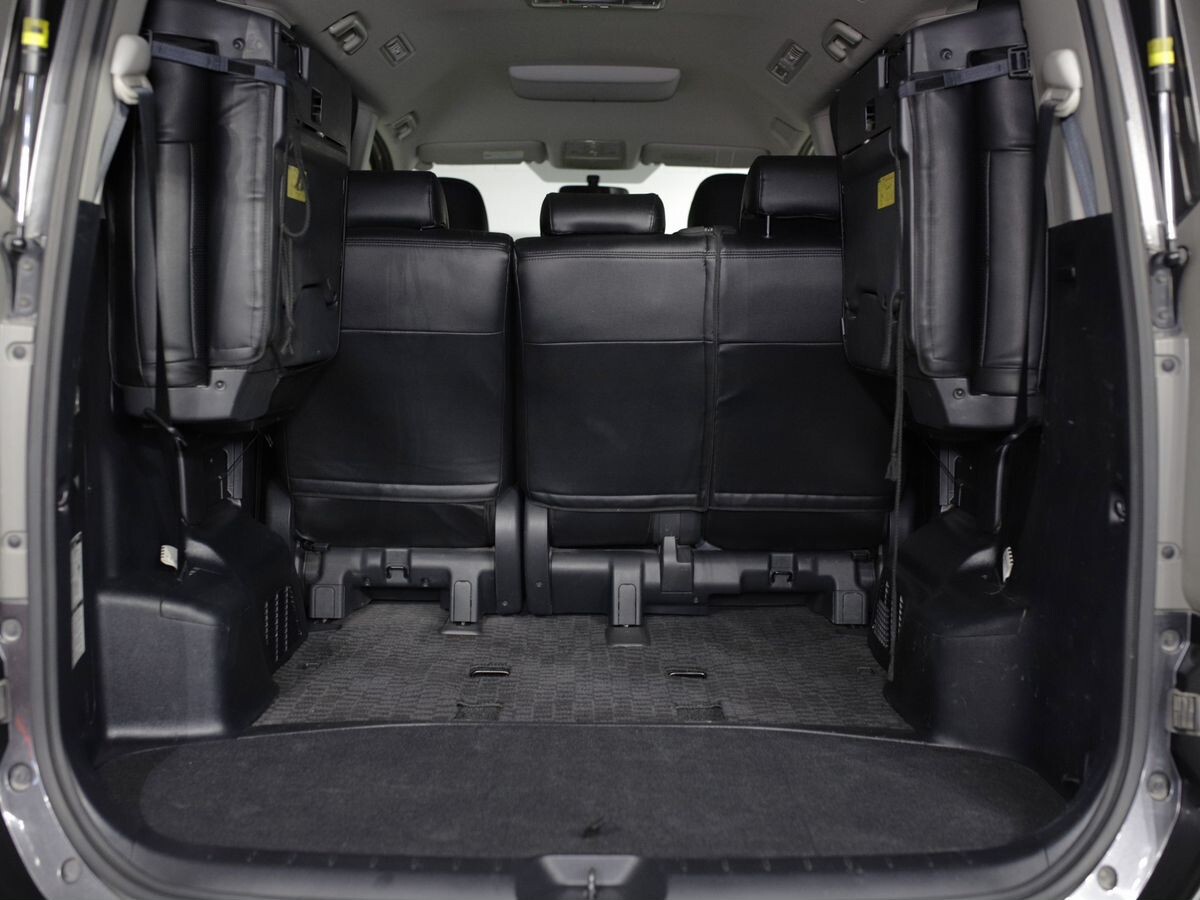 Toyota Noah 2012 - фото автомобиля