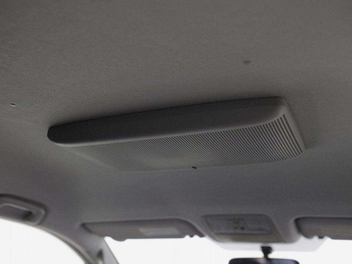 Toyota Noah 2012 - фото автомобиля