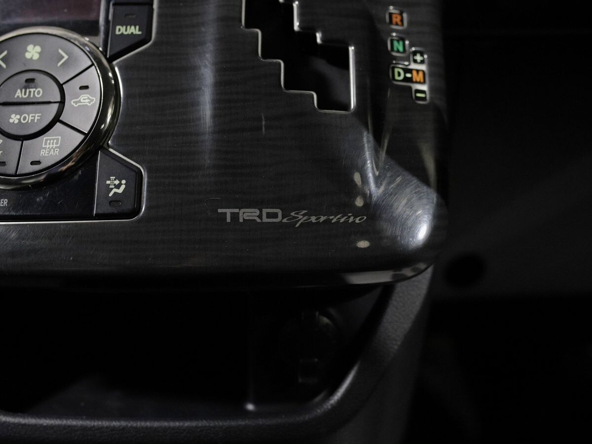 Toyota Noah 2012 - фото автомобиля