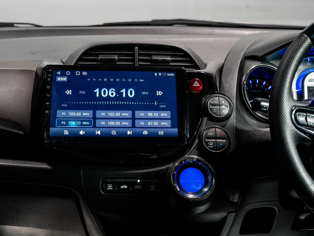 Honda Fit Shuttle 2011 - фото автомобиля