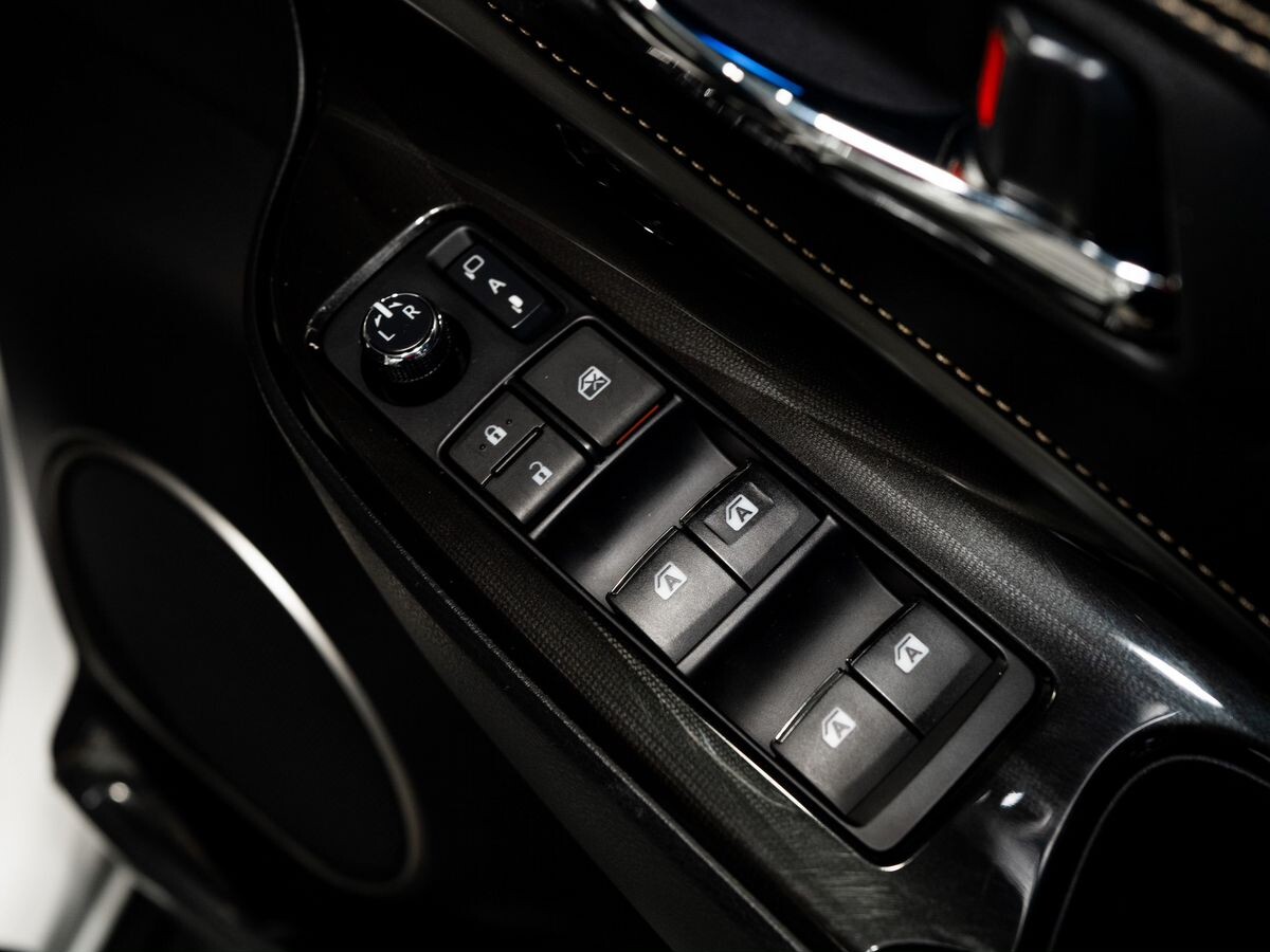 Toyota Harrier 2019 - фото автомобиля