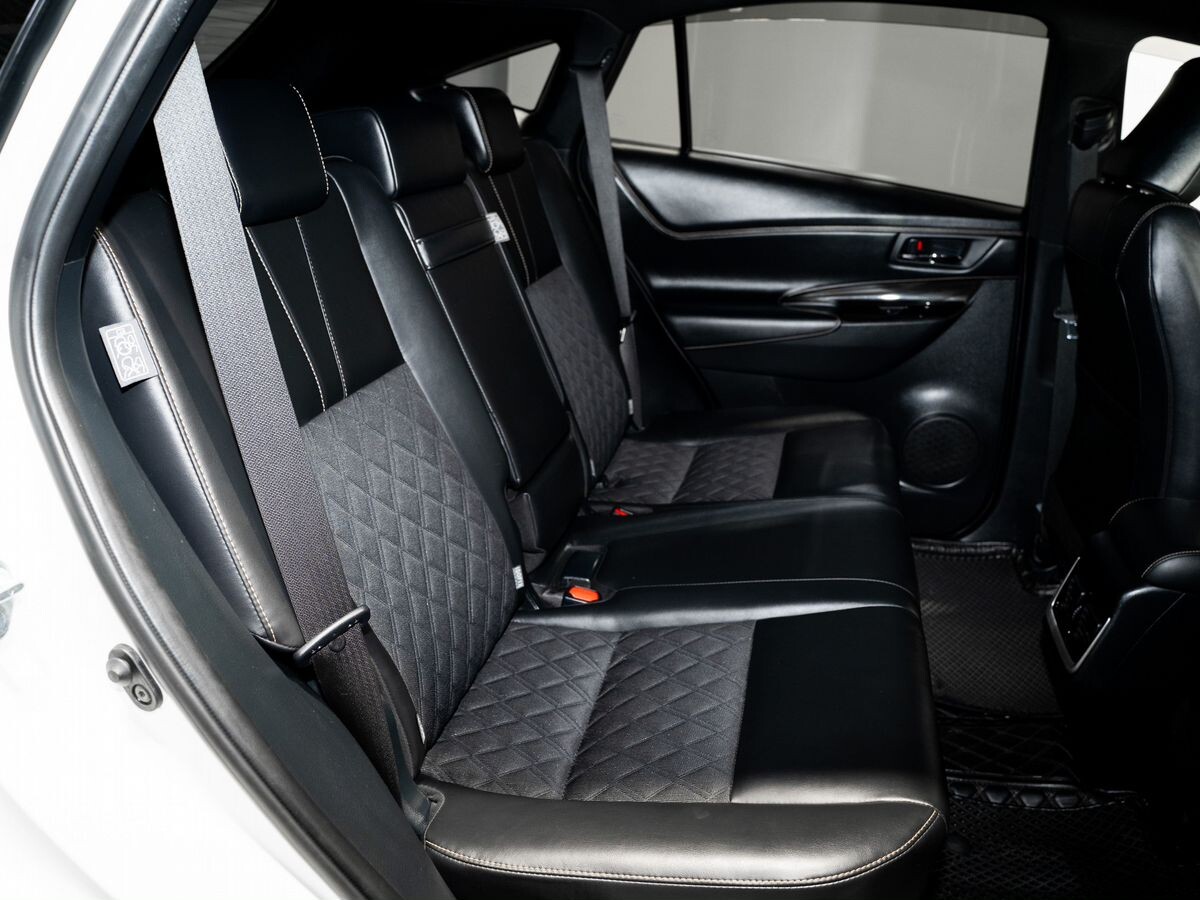 Toyota Harrier 2019 - фото автомобиля