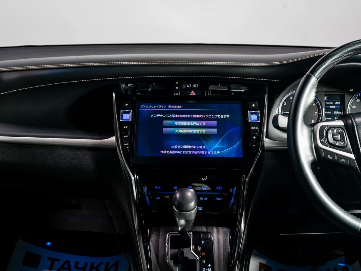 Toyota Harrier 2019 - фото автомобиля