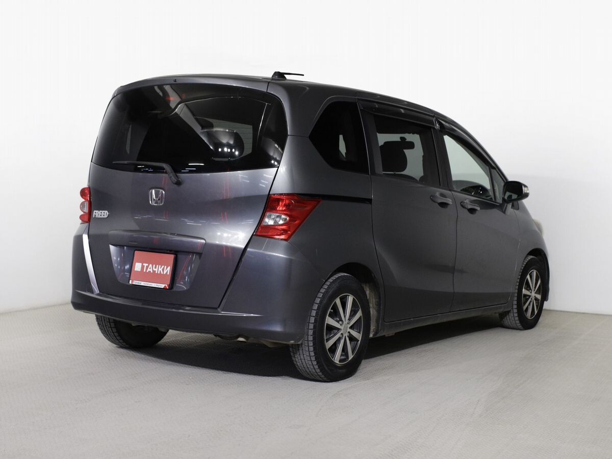 Honda Freed 2010 - фото автомобиля