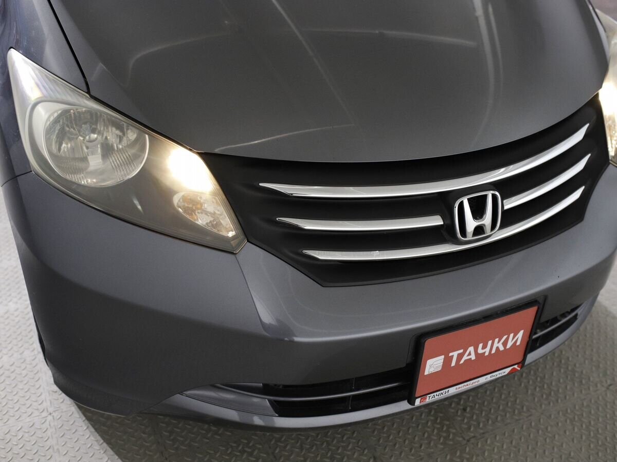 Honda Freed 2010 - фото автомобиля