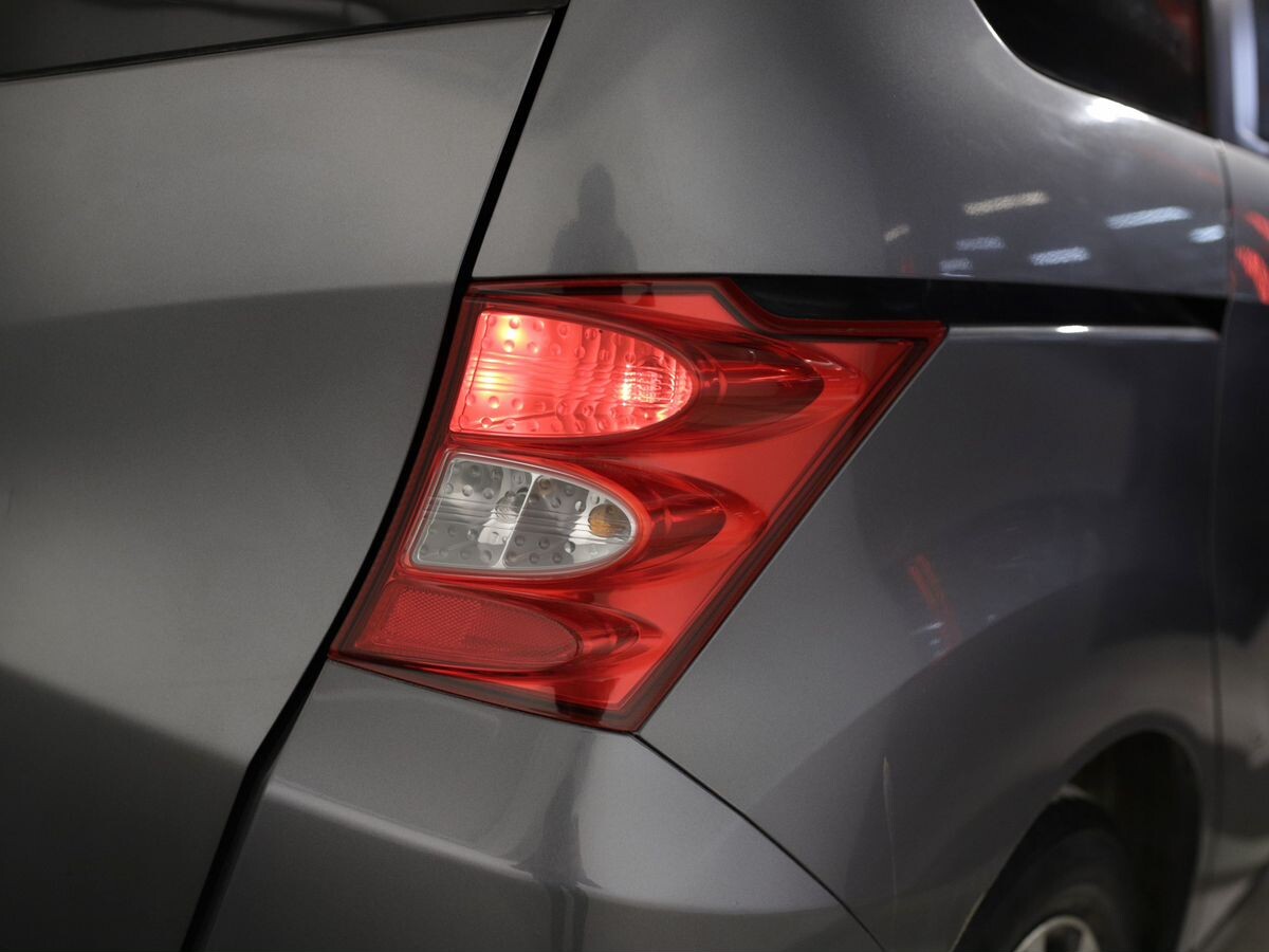 Honda Freed 2010 - фото автомобиля