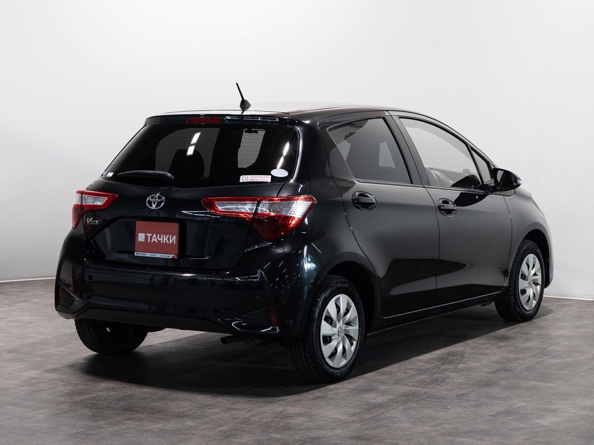 Toyota Vitz 2018 - фото автомобиля