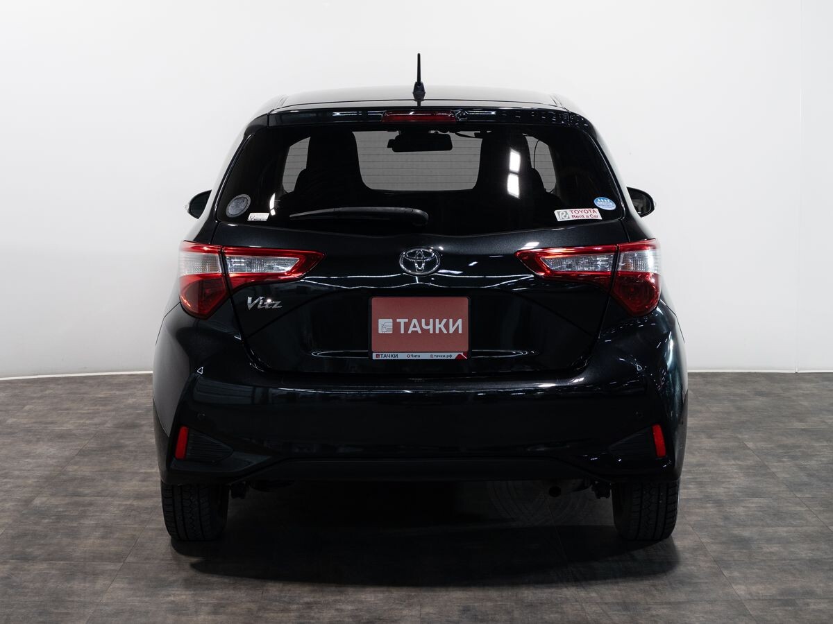 Toyota Vitz 2018 - фото автомобиля