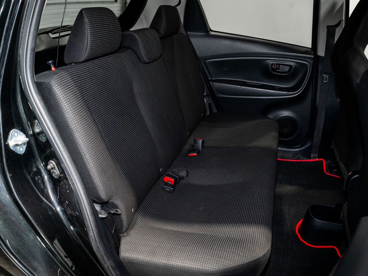 Toyota Vitz 2018 - фото автомобиля