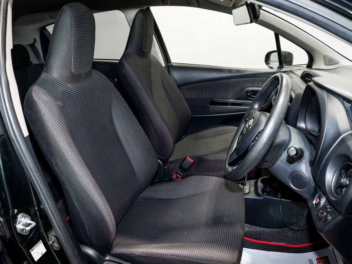 Toyota Vitz 2018 - фото автомобиля