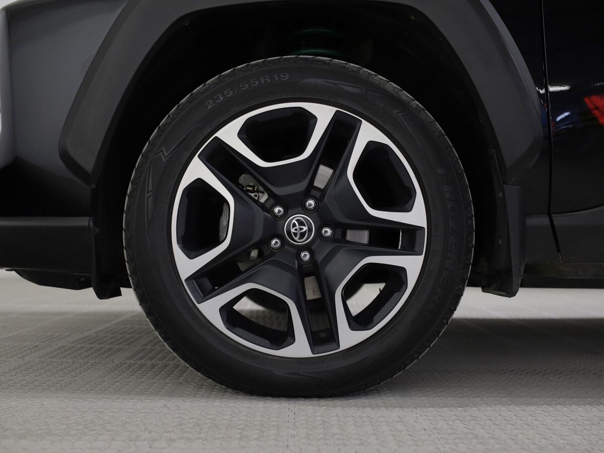 Toyota RAV4 2019 - фото автомобиля