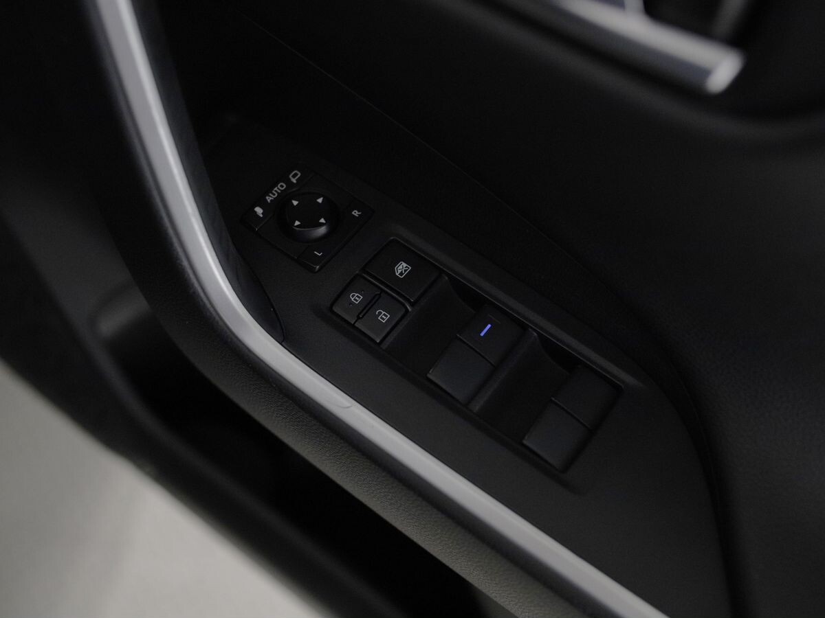 Toyota RAV4 2019 - фото автомобиля