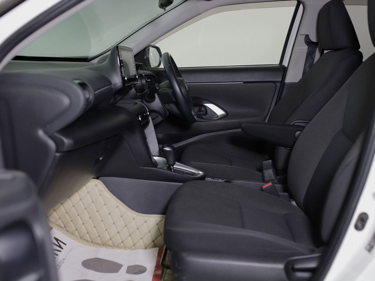 Toyota Yaris Cross 2020 - фото автомобиля