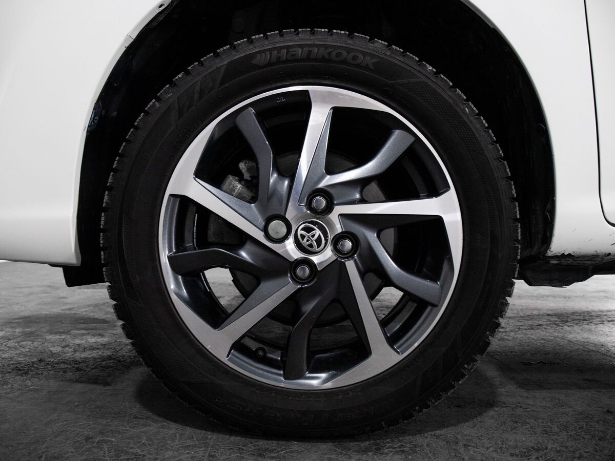 Toyota Corolla 2017 - фото автомобиля