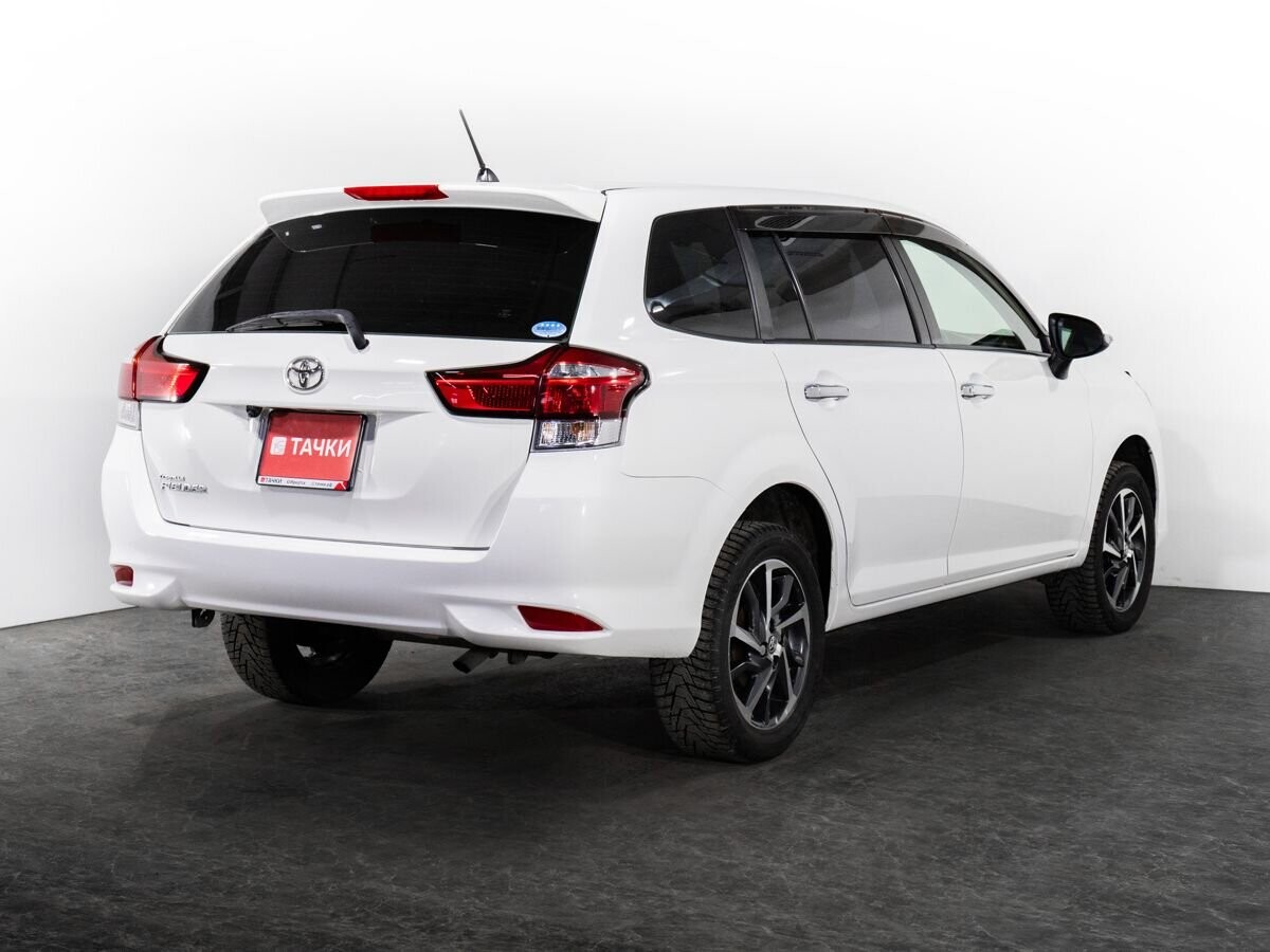 Toyota Corolla 2017 - фото автомобиля