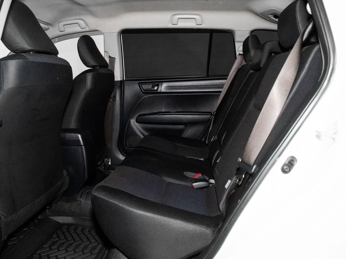 Toyota Corolla 2017 - фото автомобиля