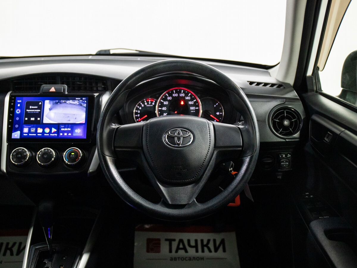 Toyota Corolla 2017 - фото автомобиля