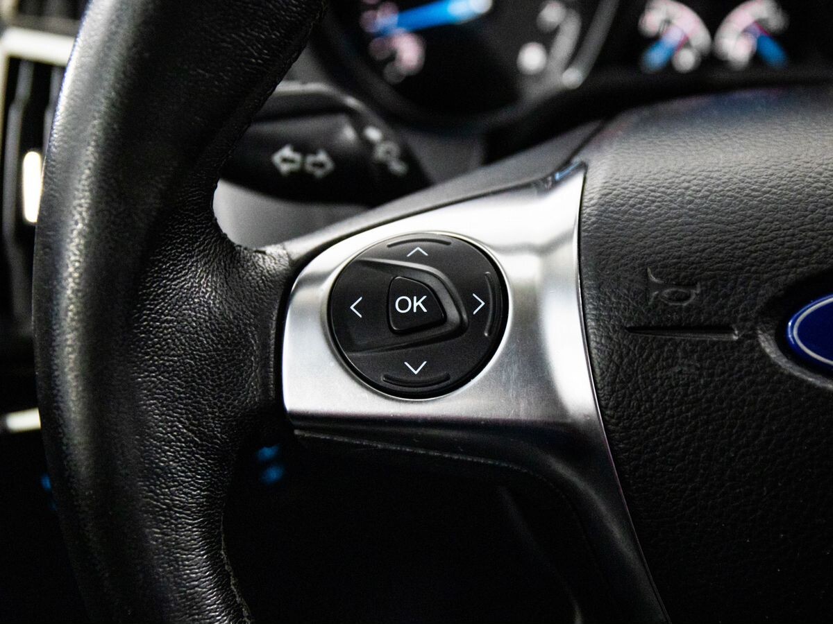 Ford Focus 2013 - фото автомобиля